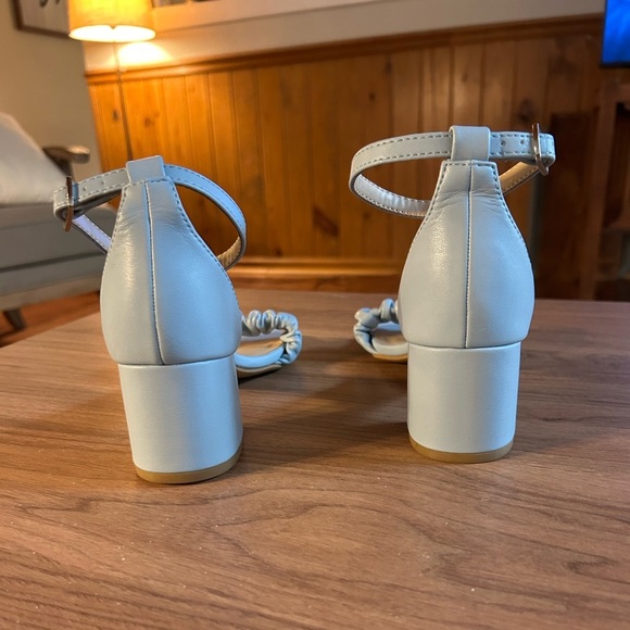 Light blue chunky ruched heels, sandals, size 5-1/2, cute, new without box - Picture 4 of 7